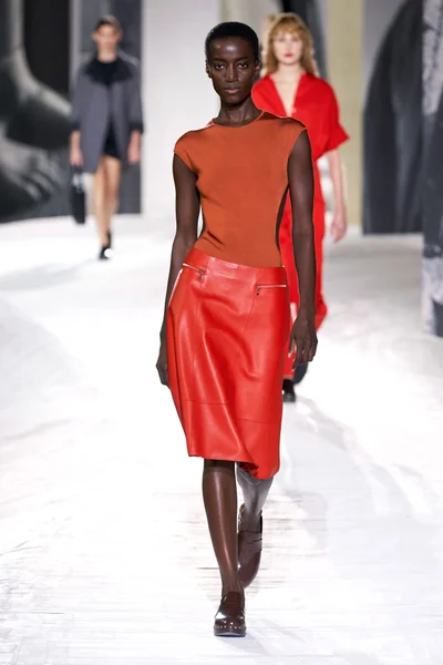 Look 18